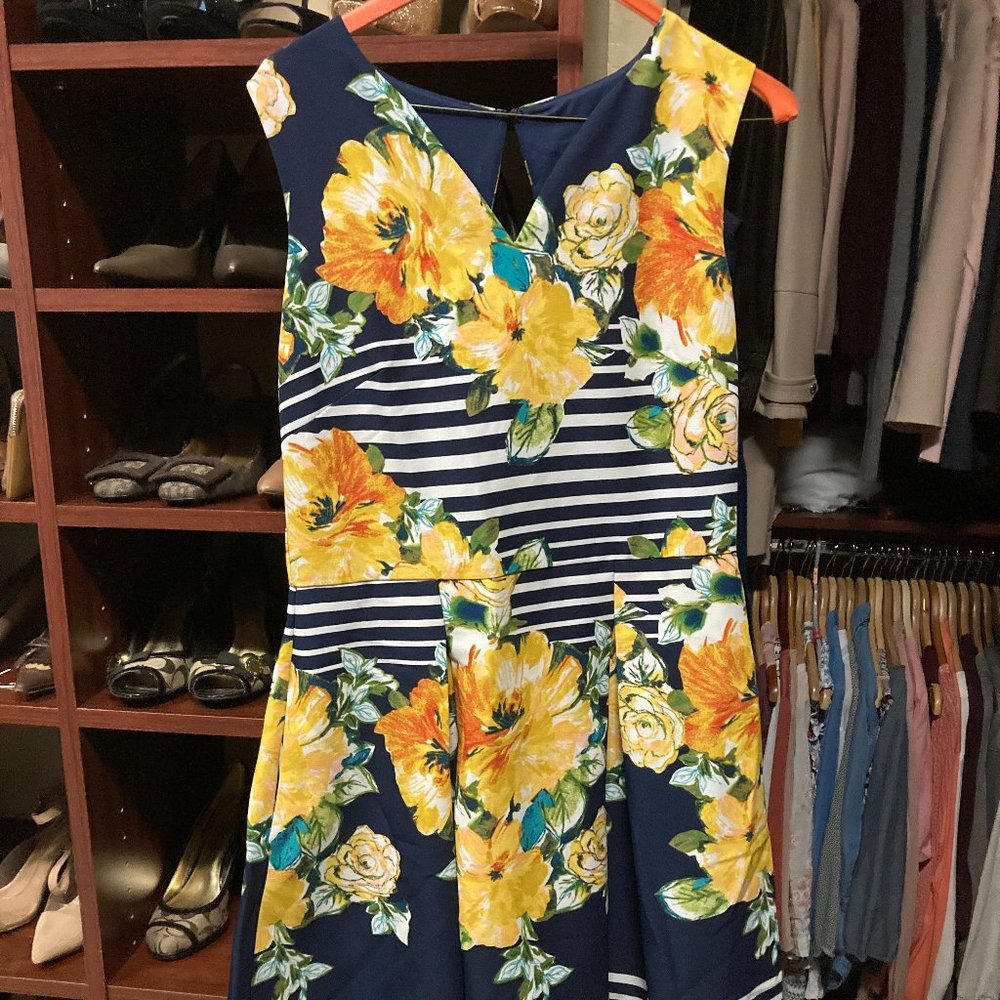 Beautiful Navy based Yellow Floral Dress Size 8